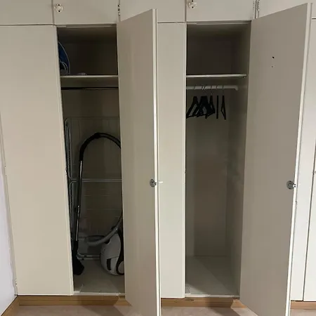 Appartement Cozy One-bedroom With A Parking Spot *