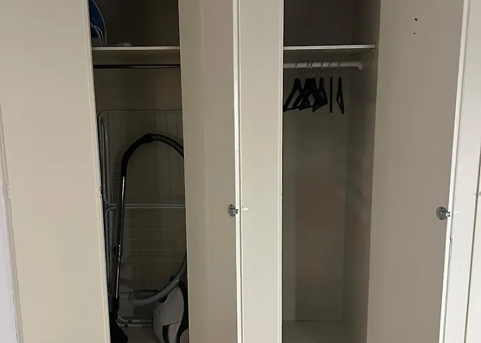 Appartement Cozy One-bedroom With A Parking Spot *